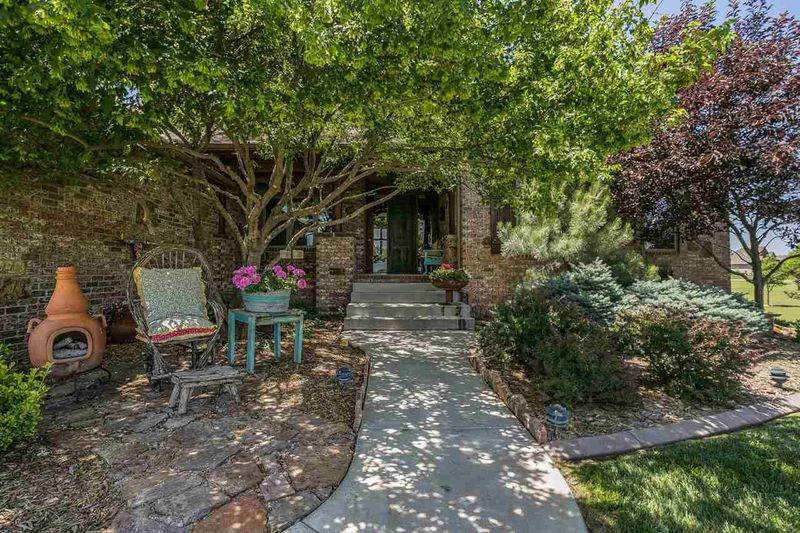 15711 E Evening Shade St, Wichita, KS 67228