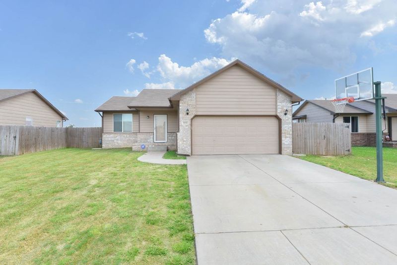 1411 E Berlin St, Haysville, KS 67060