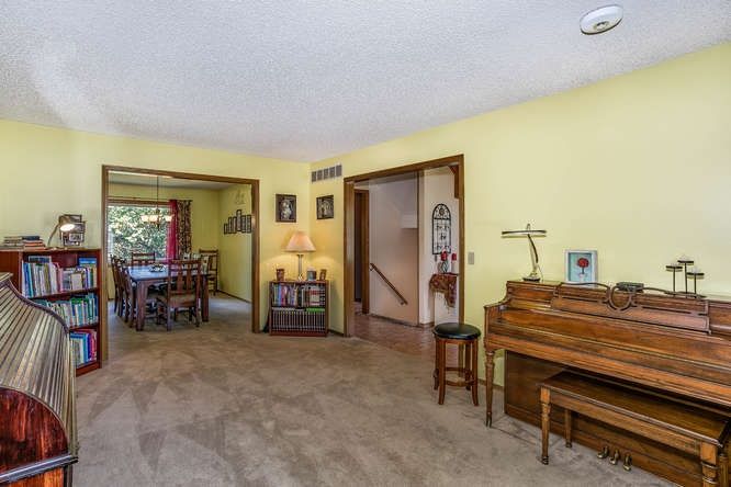 1026 N Covington St, Wichita, KS 67212