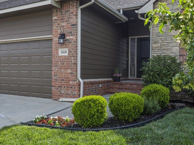1018 S Rue St, Wichita, KS 67207