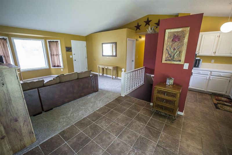 1308 E Dirck St, Haysville, KS 67060