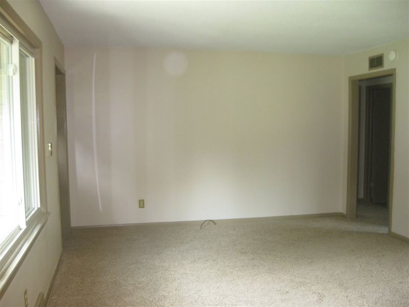 801 N El Paso Dr, Derby, KS 67037