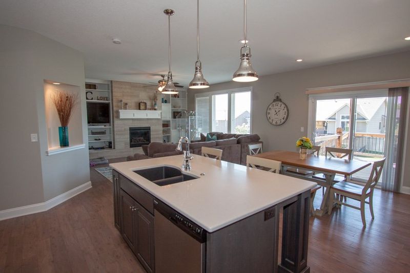 747 S Peckham Ct, Wichita, KS 67230