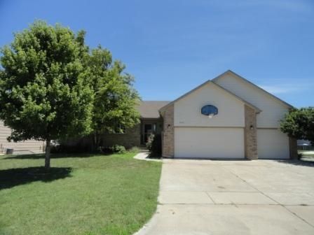 2142 St Andrews Ct, Goddard, KS 67052