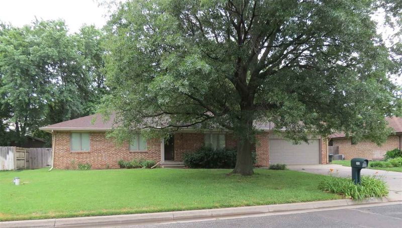 1415 N Fieldcrest, Wichita, KS 67212
