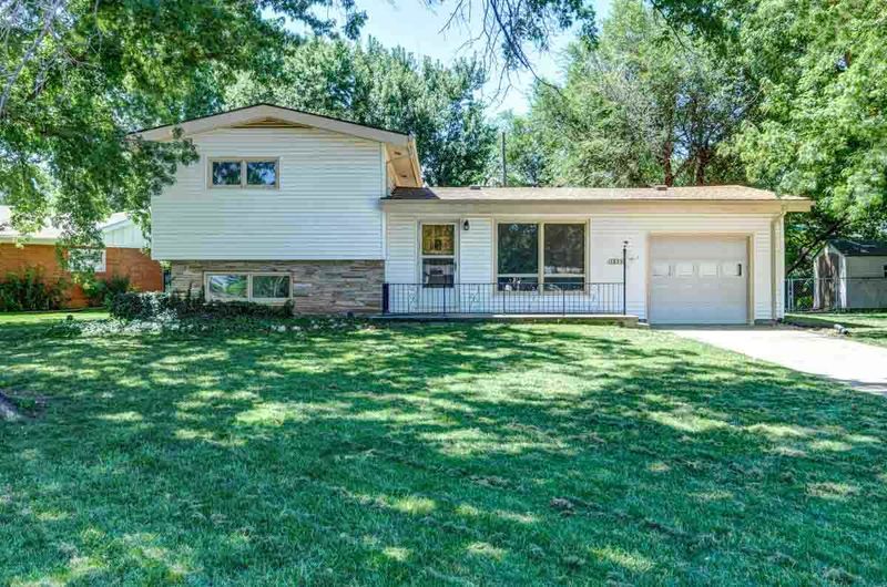 1359 N El Paso, Derby, KS 67037