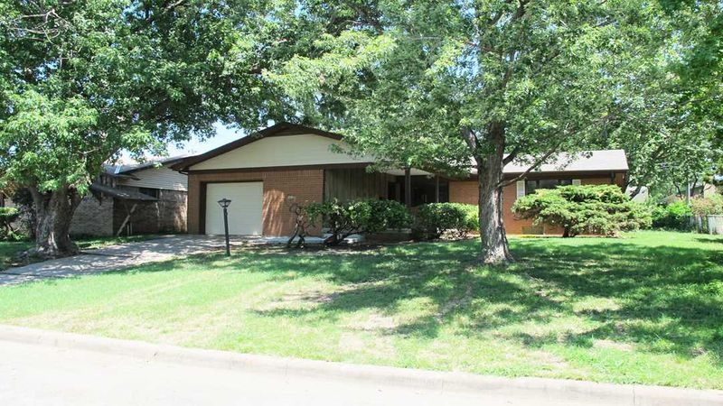 1010 S Eastern St, Wichita, KS 67207
