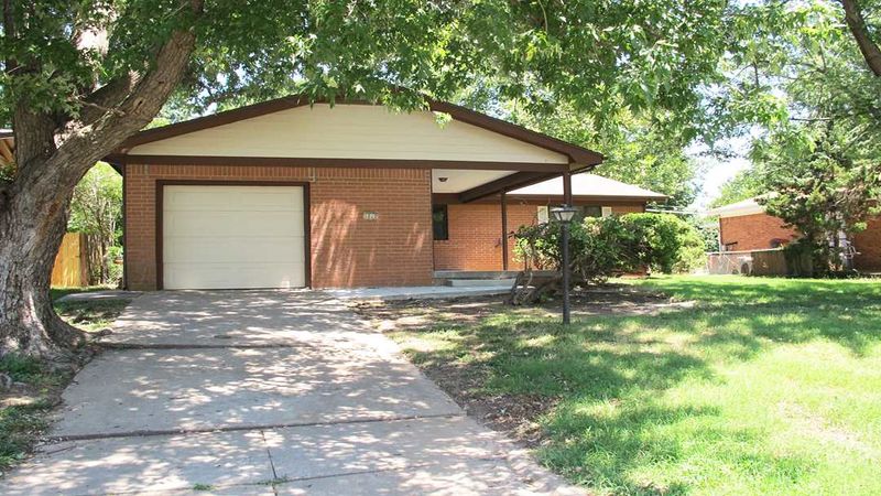 1010 S Eastern St, Wichita, KS 67207