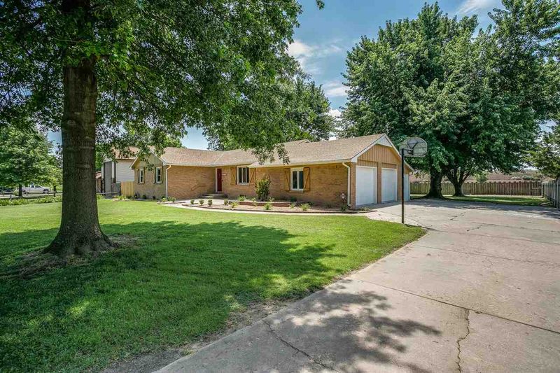 10409 W Ringer St, Wichita, KS 67209