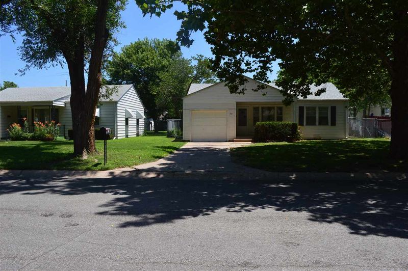 158 Trout Ave, Haysville, KS 67060