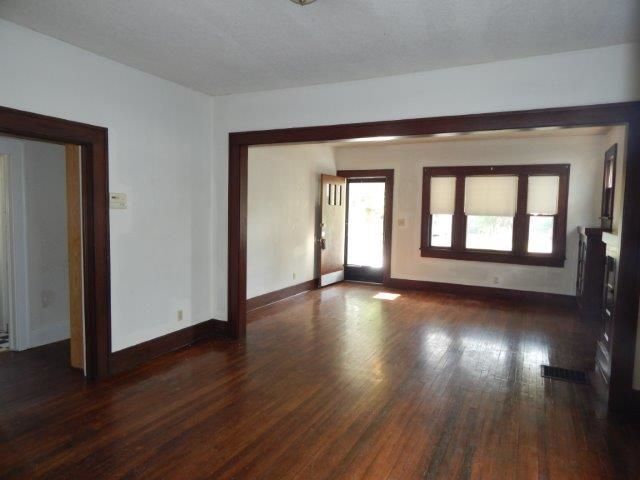 1905 W Maple, Wichita, KS 67213