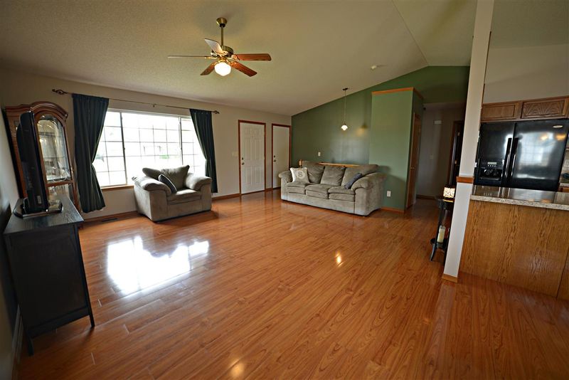 1625 E Winterset St, Goddard, KS 67052