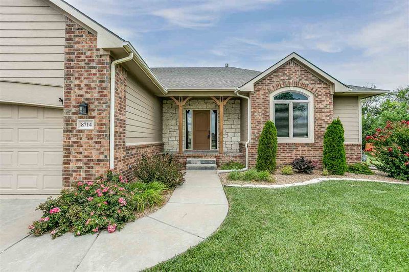 8714 E Blade Ct, Wichita, KS 67226