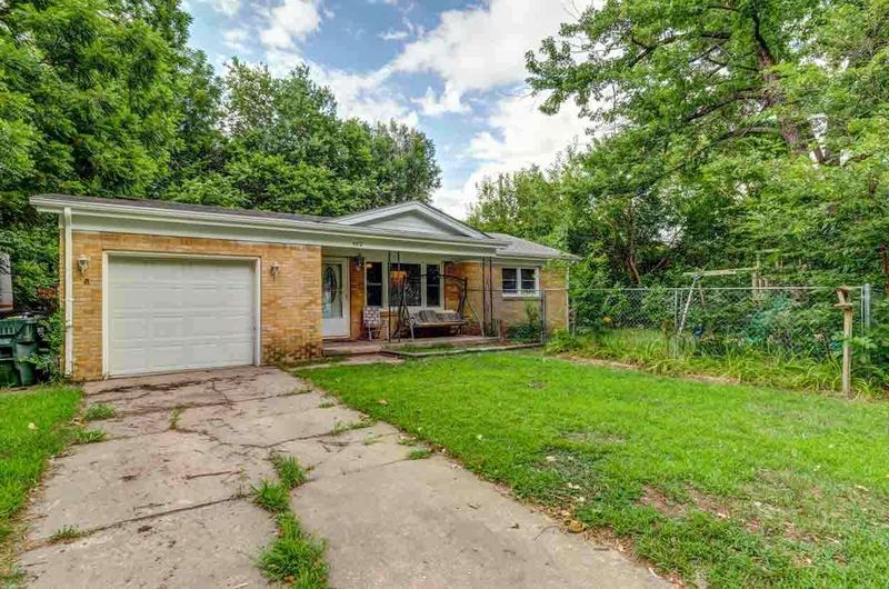 400 W Spring, Haysville, KS 67060