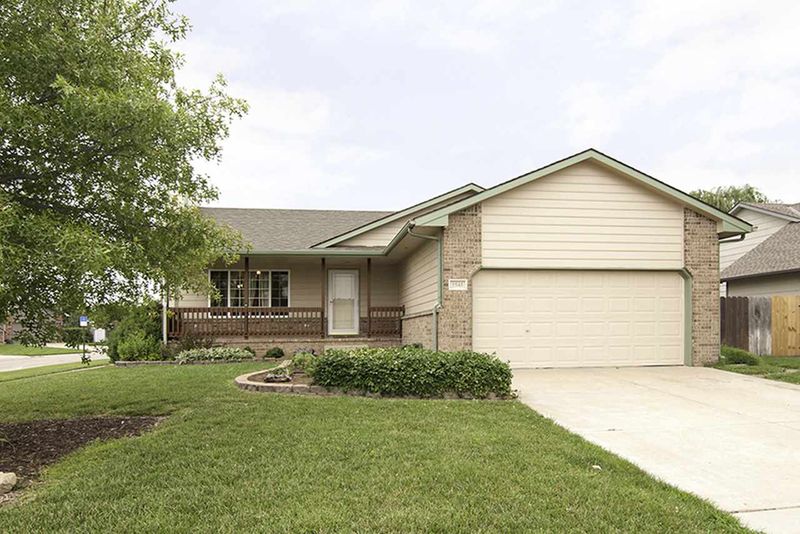 1541 E Summerwood Ct, Goddard, KS 67052