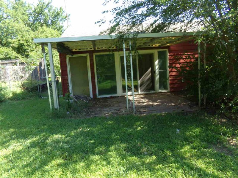 5927 E Skinner St, Wichita, KS 67218
