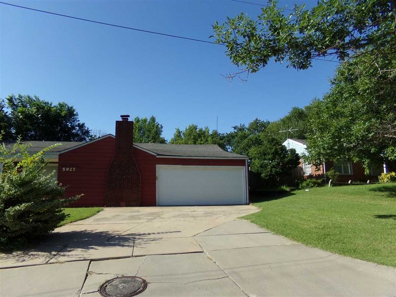 5927 E Skinner St, Wichita, KS 67218