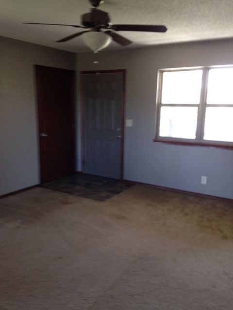832 N Redbud Ct, Valley Center, KS 67147