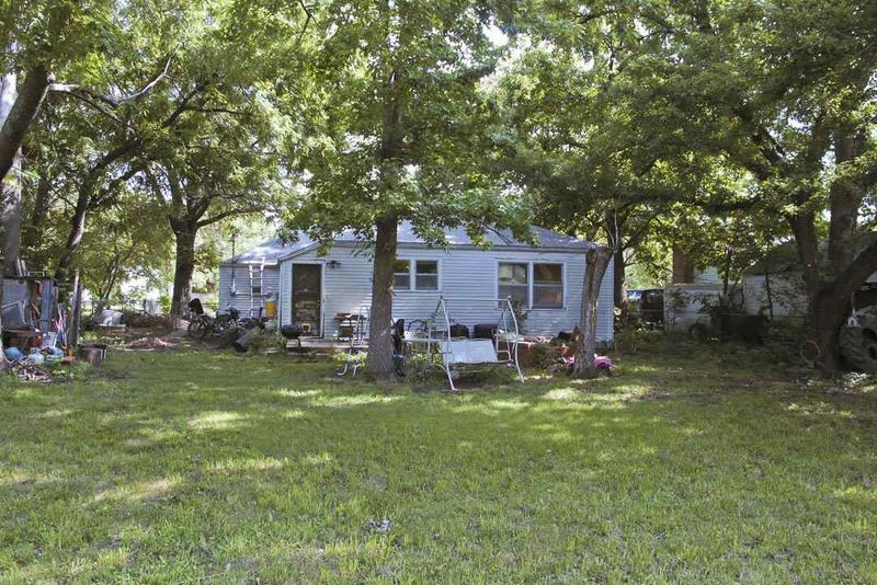4401 E Bellaire St, Wichita, KS 67218