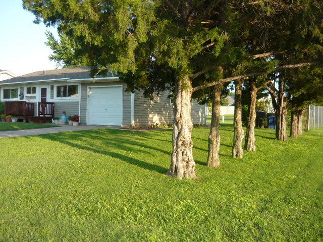 901 SE 3rd, Newton, KS 67114