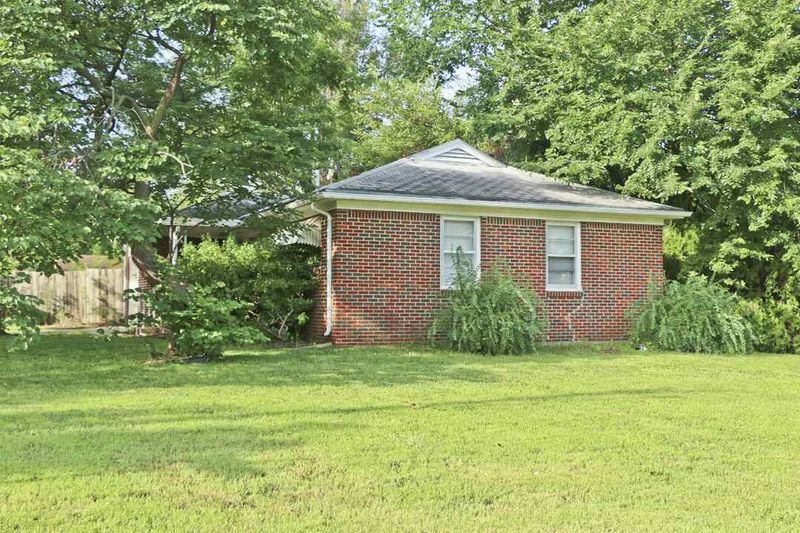 703 S Longfellow St, Wichita, KS 67207