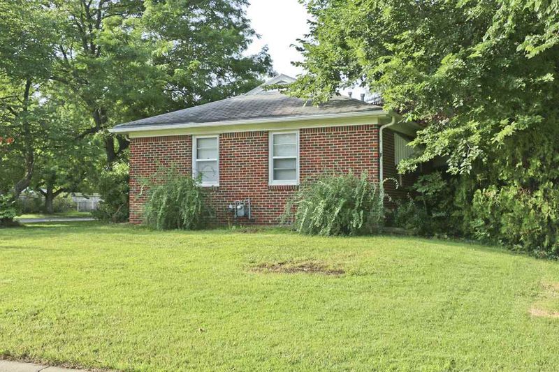 703 S Longfellow St, Wichita, KS 67207