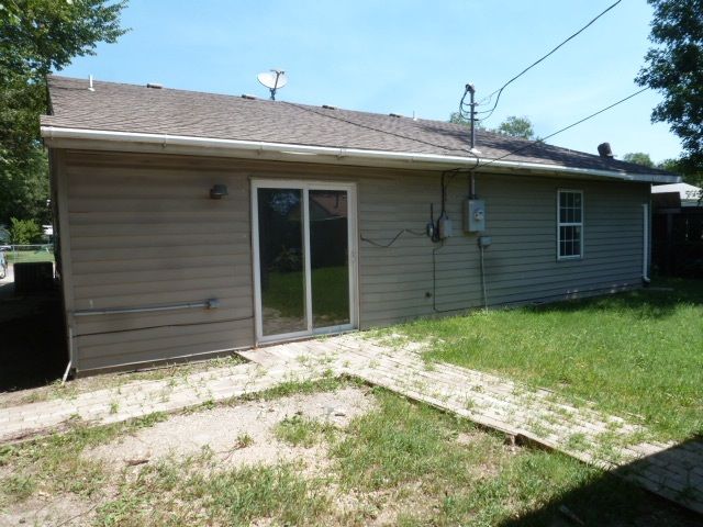 3313 E Chestnut Dr, Wichita, KS 67216