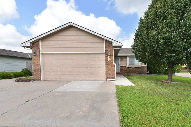 1703 E Autumn Ct, Goddard, KS 67052