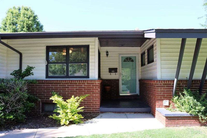 9112 W 9th St, Wichita, KS 67212