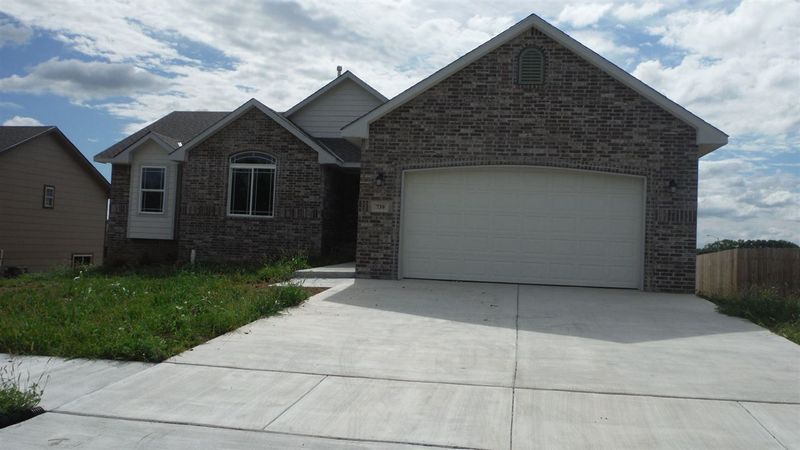 739 S Hedgewood, Andover, KS 67002
