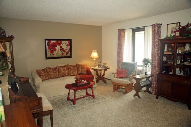 1202 N Armstrong Ct, Derby, KS 67037