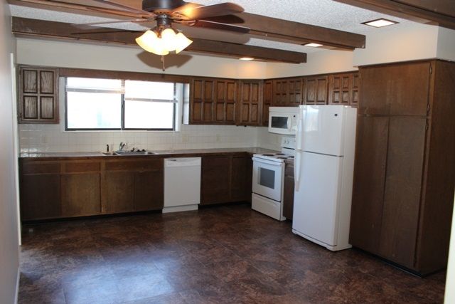 8201 E Harry #101, Wichita, KS 67207
