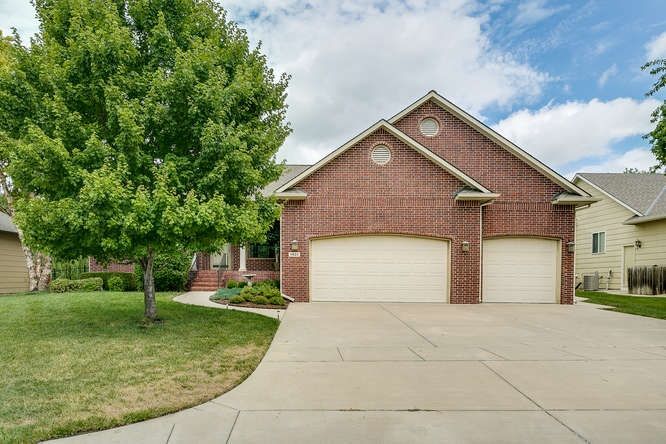 11820 E Killarney St, Wichita, KS 67206