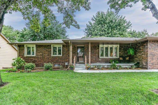 1312 E Cresthill Rd, Derby, KS 67037