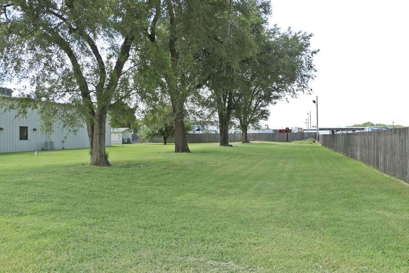1451 E 47th St S, Wichita, KS 67216
