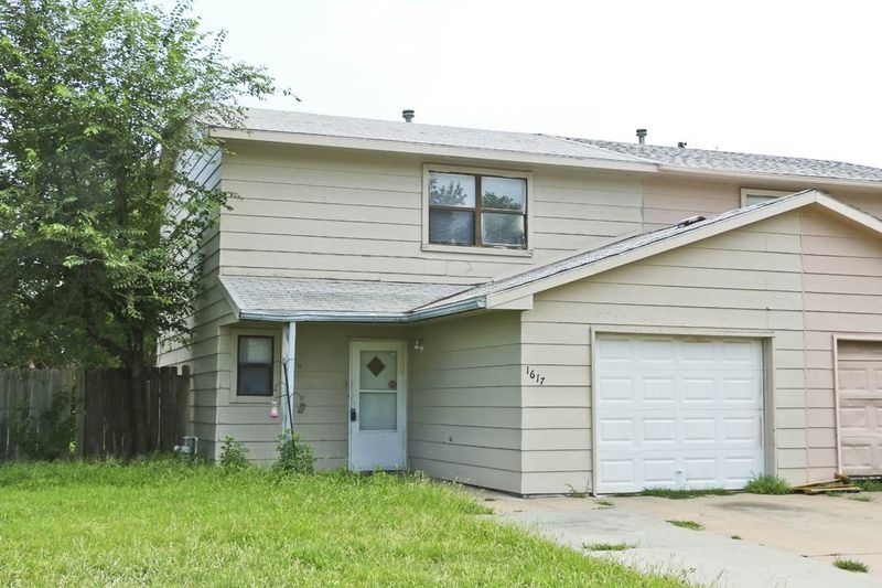 1617 E El Monte St, Wichita, KS 67216