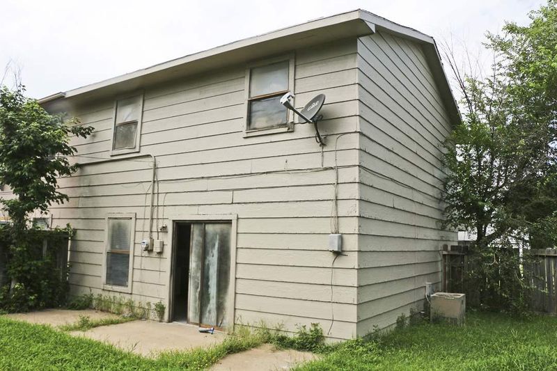 1617 E El Monte St, Wichita, KS 67216