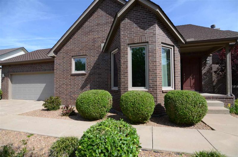 14220 E Castle Dr, Wichita, KS 67230