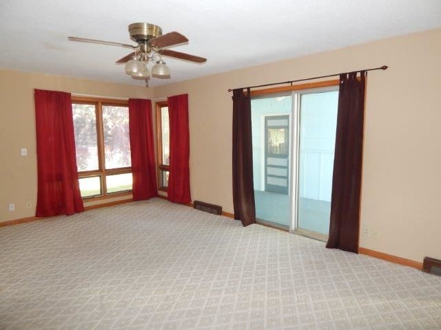 511 N Highland Park Dr, Mulvane, KS 67110