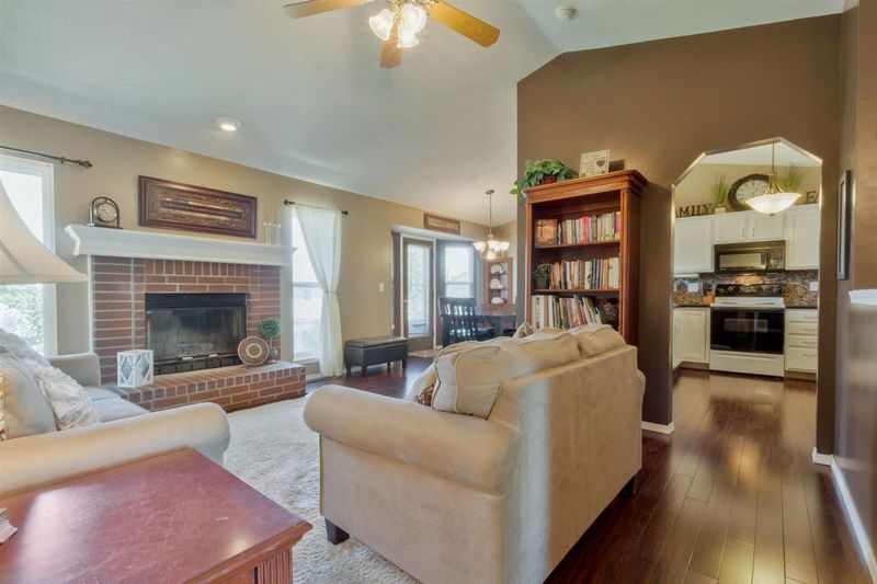 2302 S Covington St, Wichita, KS 67209