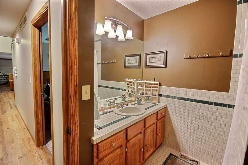 1331 N Split Rail Ct, Derby, KS 67037