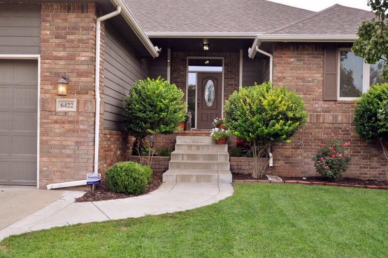6422 S Cedardale Ave, Derby, KS 67037