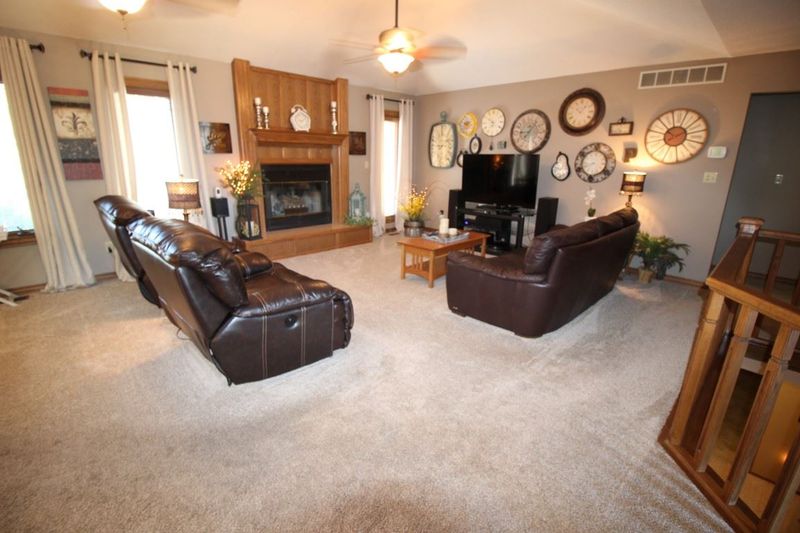 1527 E Cardinal Ct, Derby, KS 67037