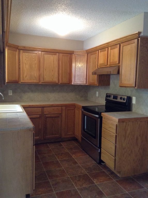 1012 N Elder St, Wichita, KS 67212