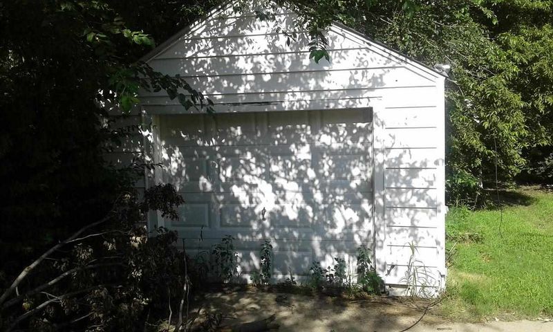 1148 N Pershing, Wichita, KS 67208