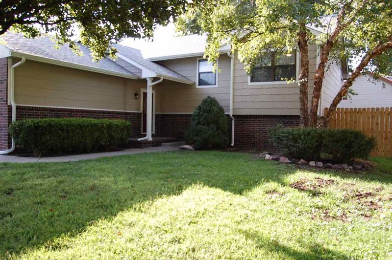 7401 E Winterberry St, Wichita, KS 67226