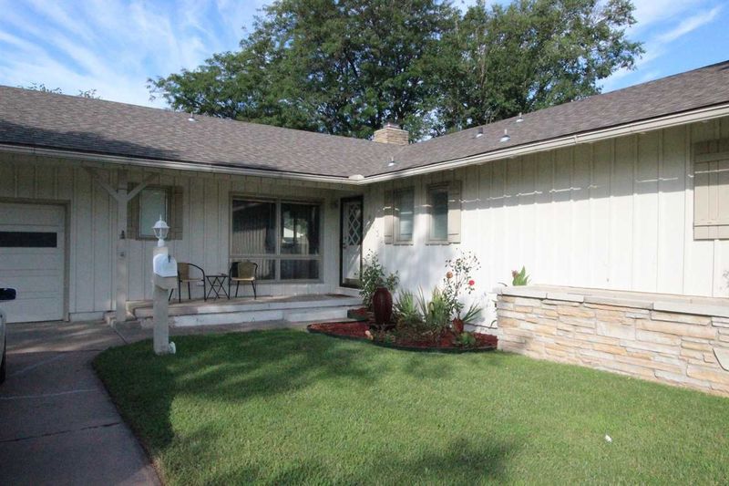 6030 E 10th St N, Wichita, KS 67208