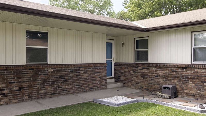 6715 N Grove St, Park City, KS 67219