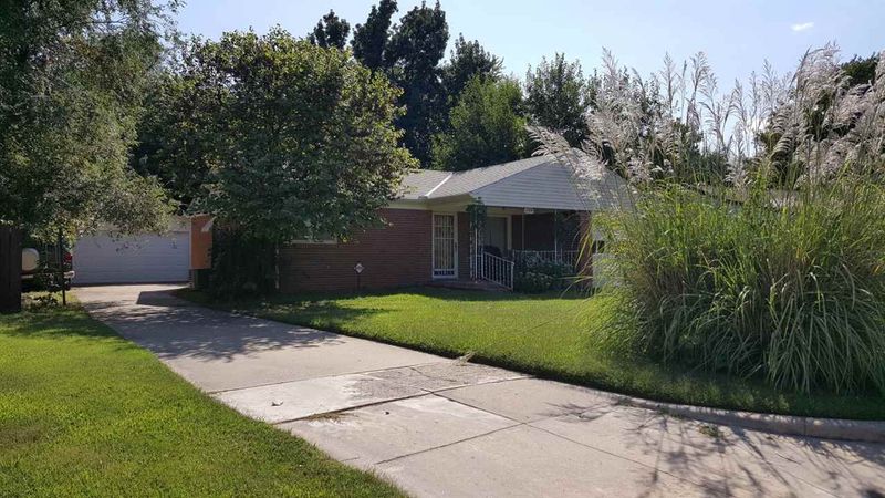 1109 E Jump St, Wichita, KS 67216