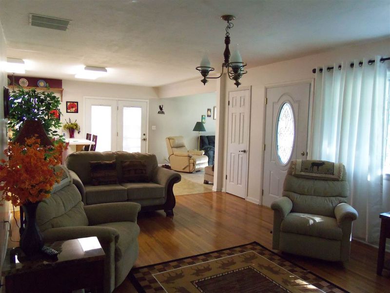 1822 N B St, Wellington, KS 67152
